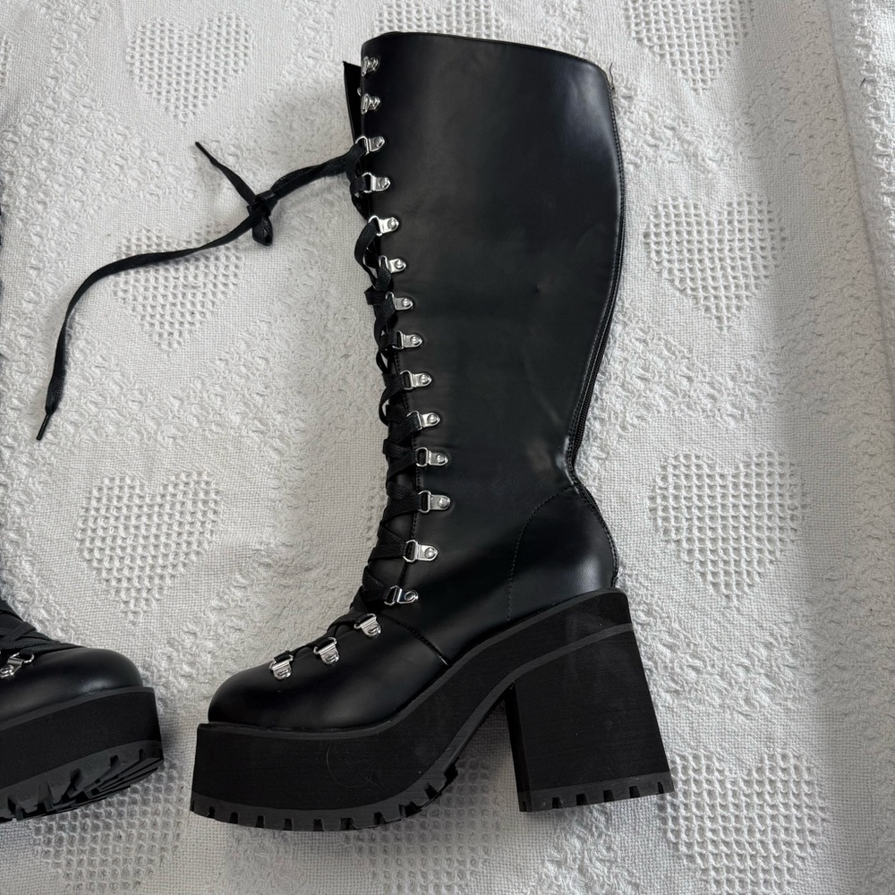 SHEIN Black Faux Leather Gothic Chunky Platform Boots (8) - Picture 6 of 15